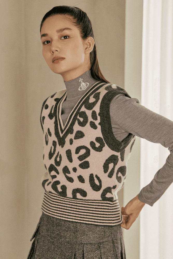 애니멀 패턴 브이넥 베스트 핑크