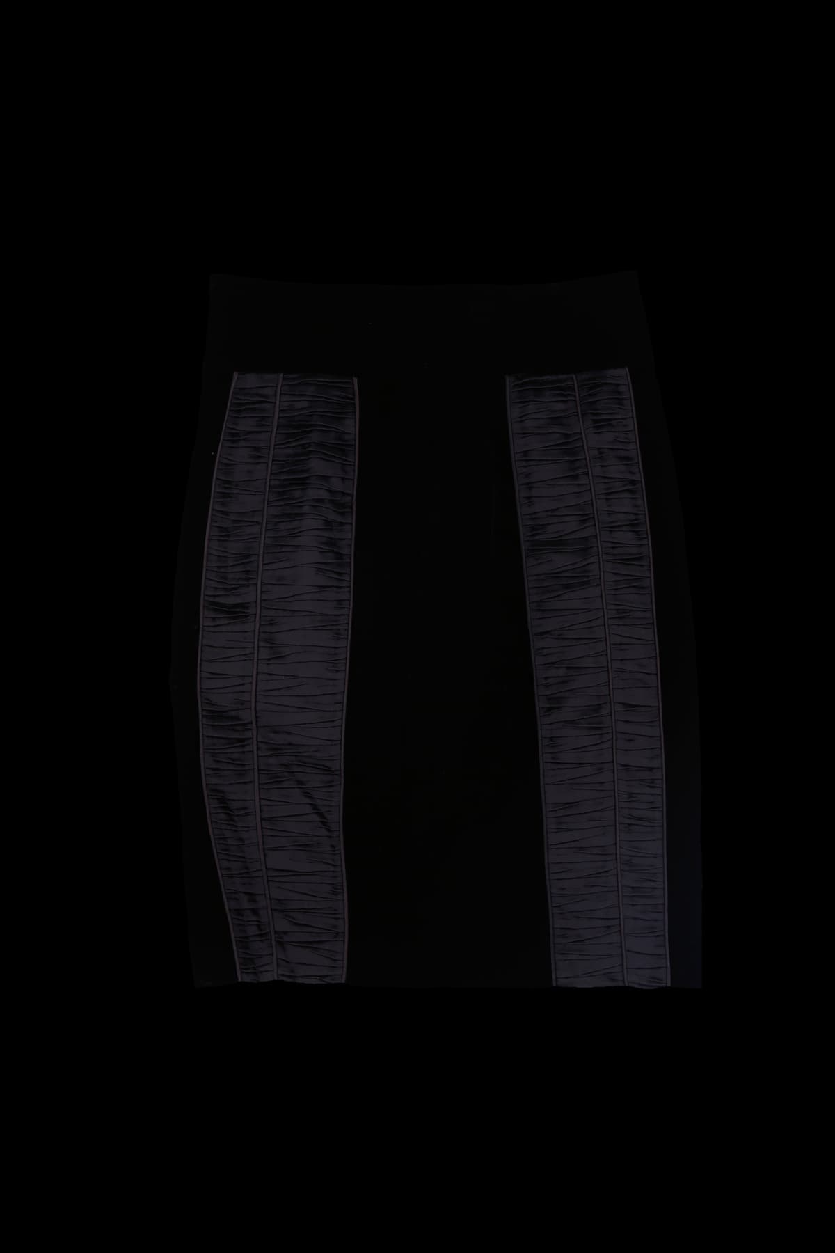 블랙 미디스커트