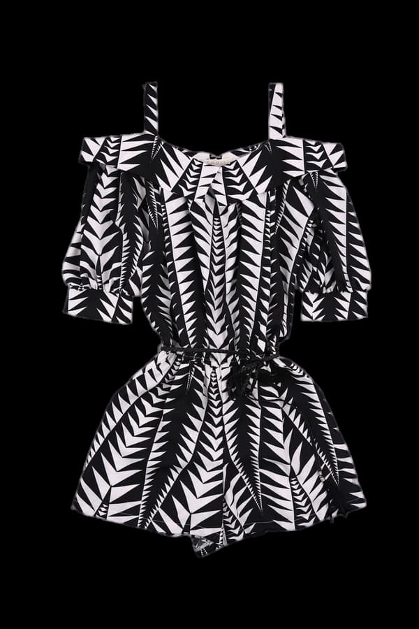 오프숄더 숏 점프수트