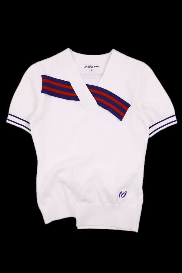 사선 브이넥 반팔티셔츠