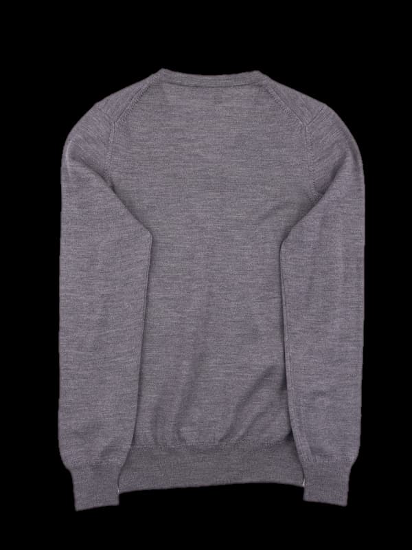 브이넥 긴팔니트