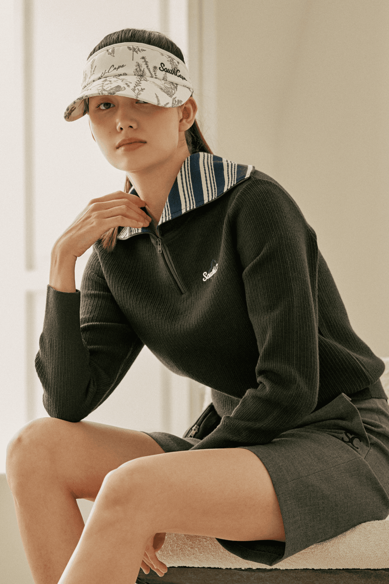 여성 오픈 칼라 스트라이프 하프집 니트