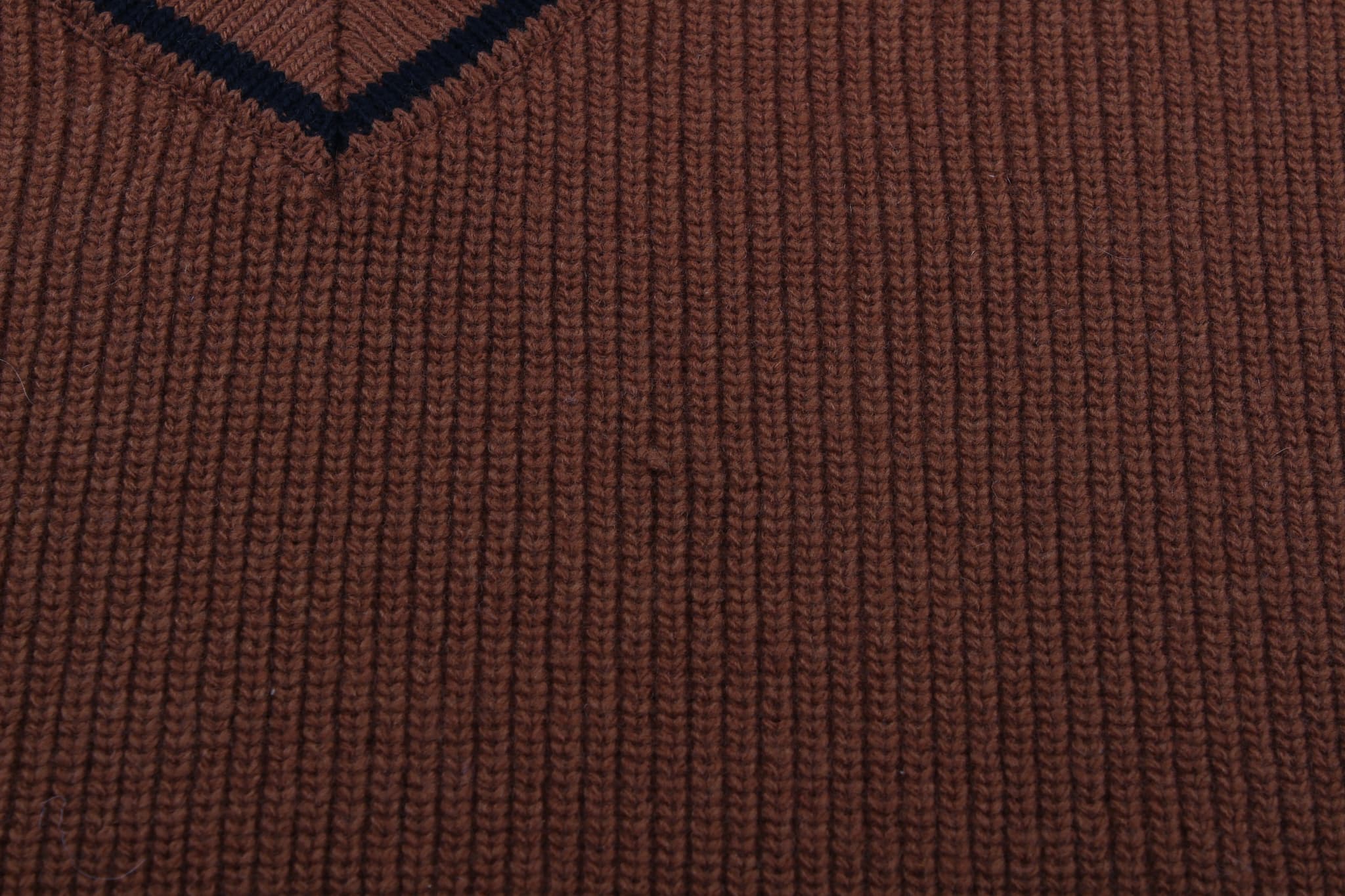 가을 사이드 버튼 브이넥 니트 베스트