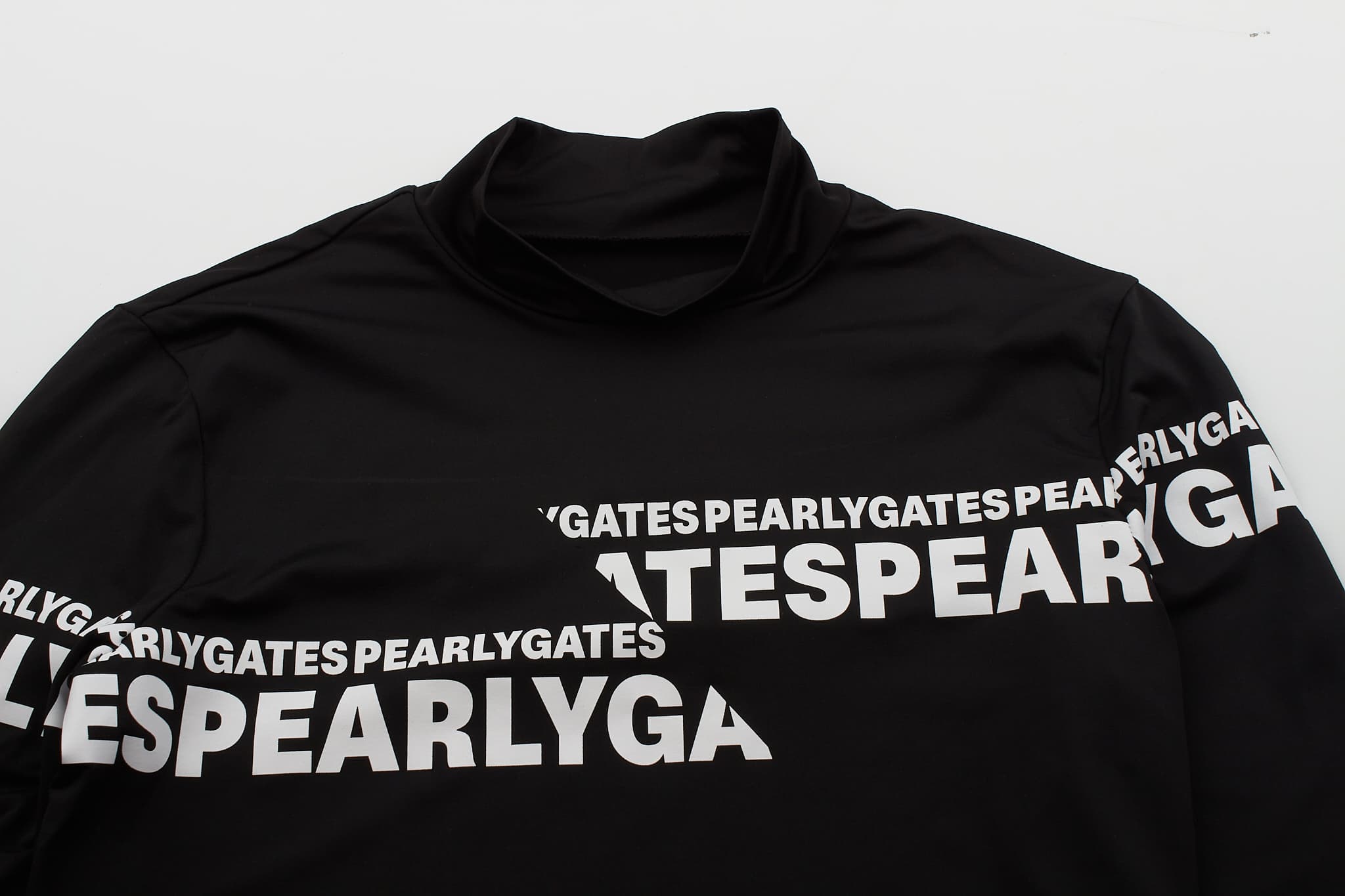 아트웍 인하이넥 긴팔이너티셔츠