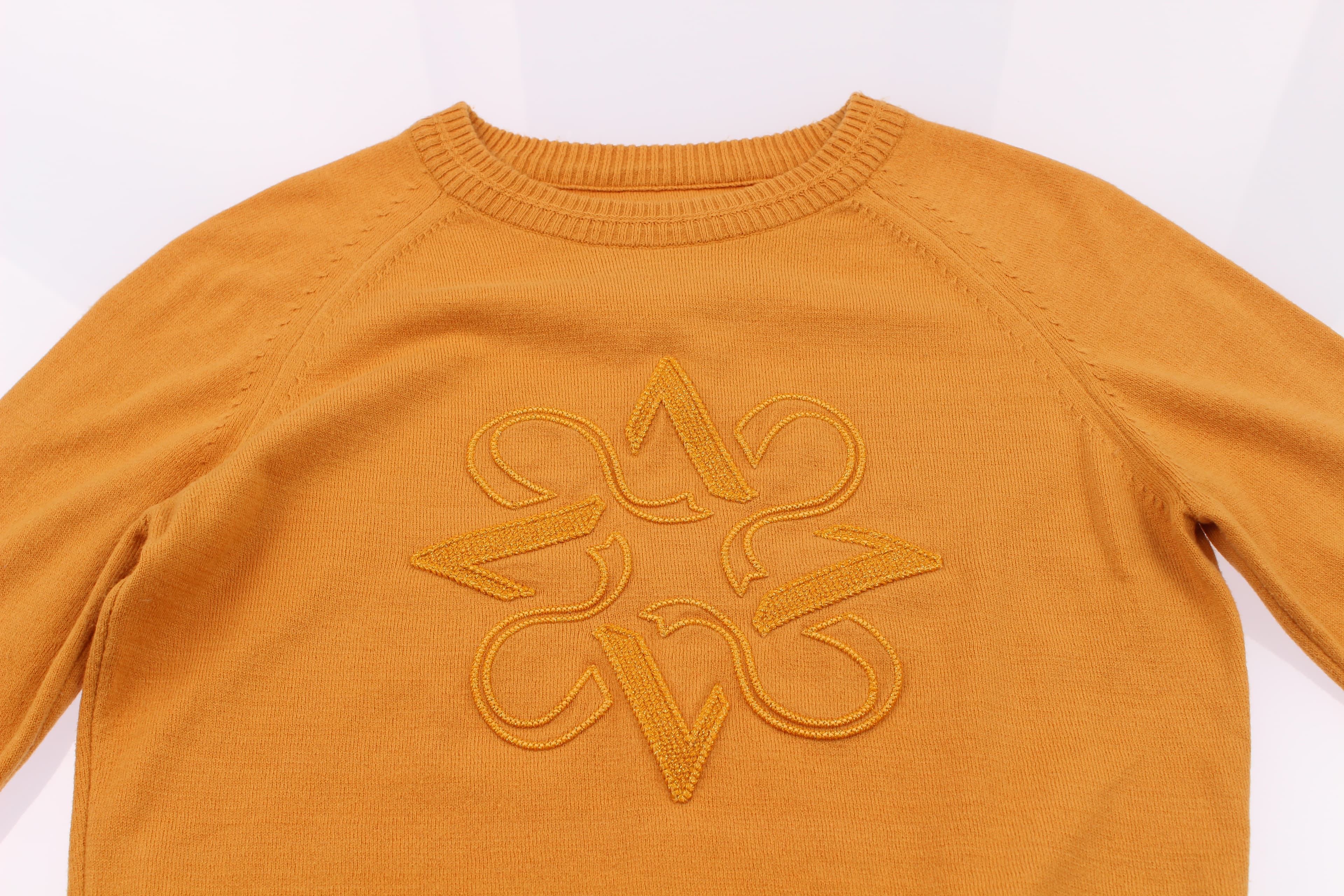 ST로고 라운드넥 니트