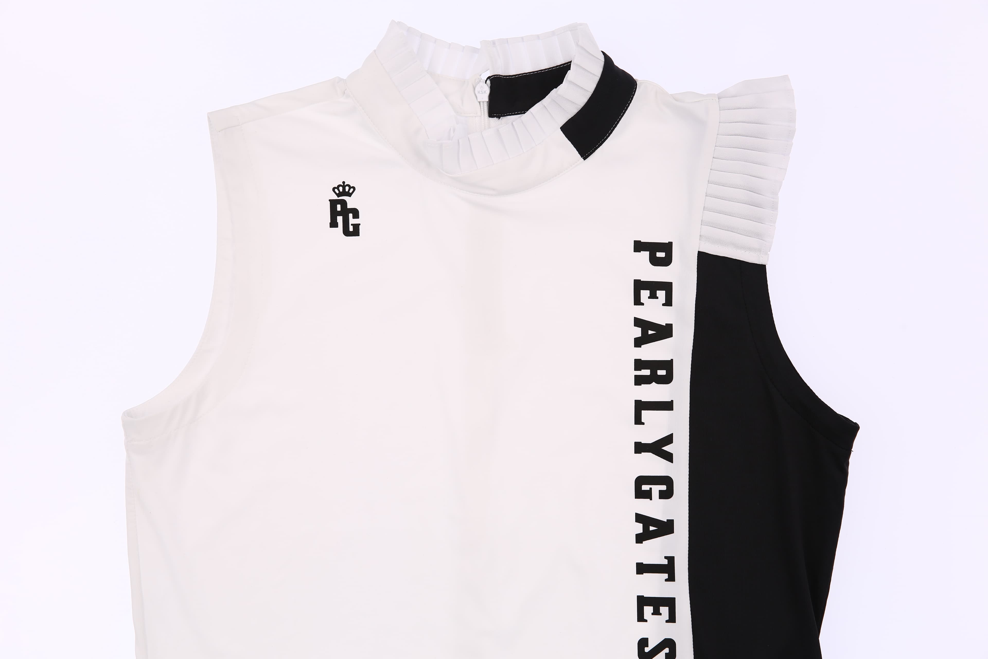 플리츠넥 슬리브리스