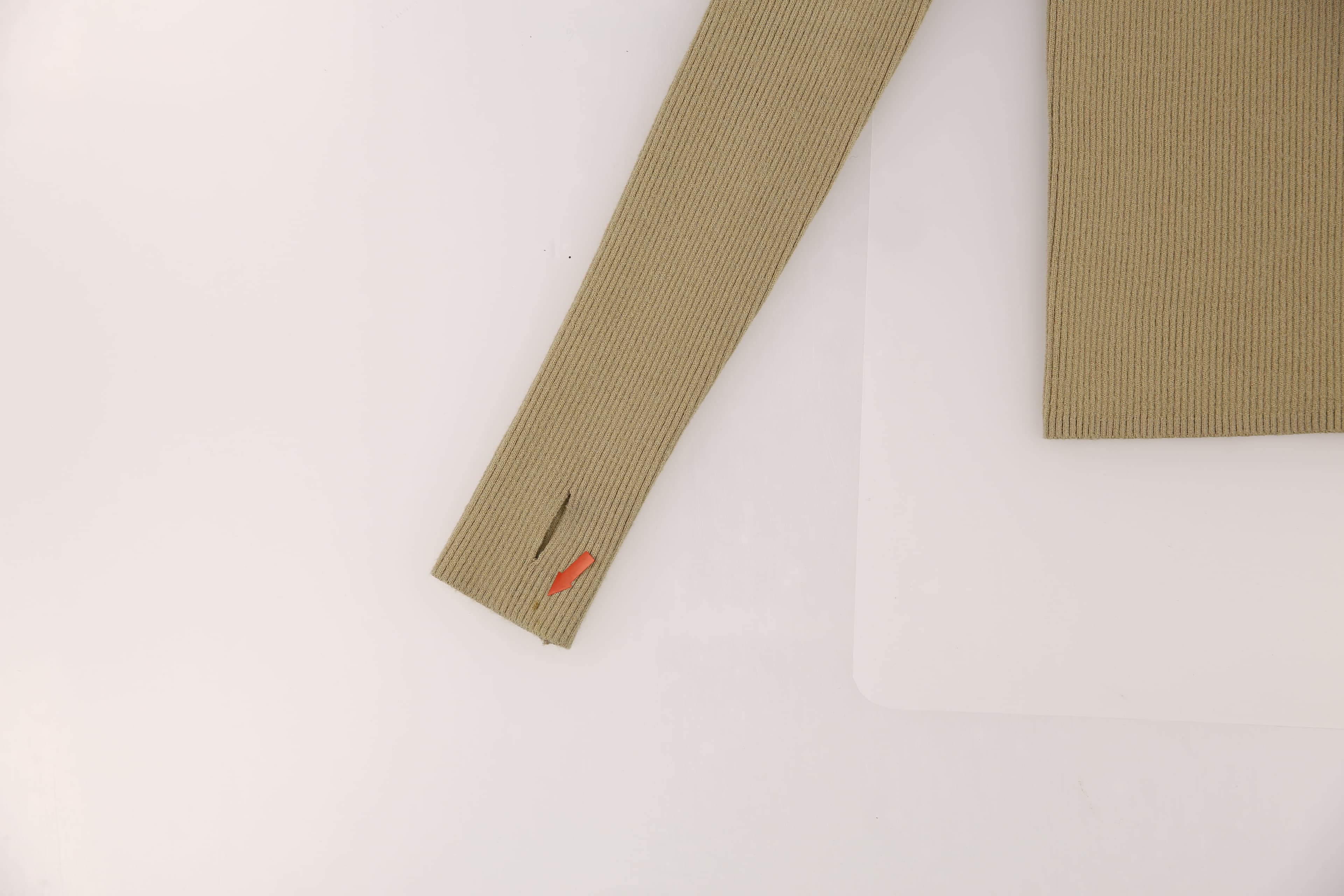 프릴넥 골지 긴팔 니트