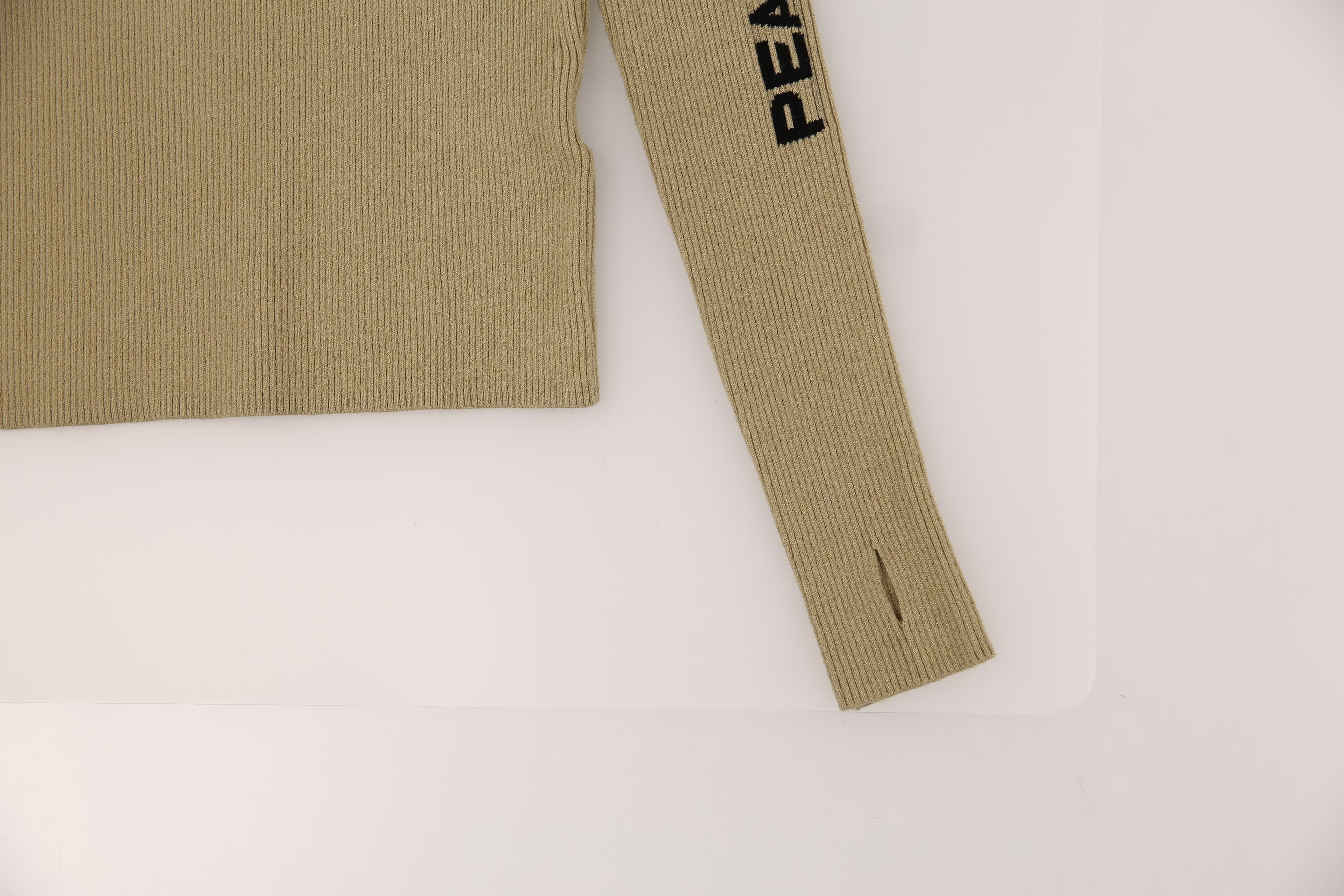 프릴넥 골지 긴팔 니트