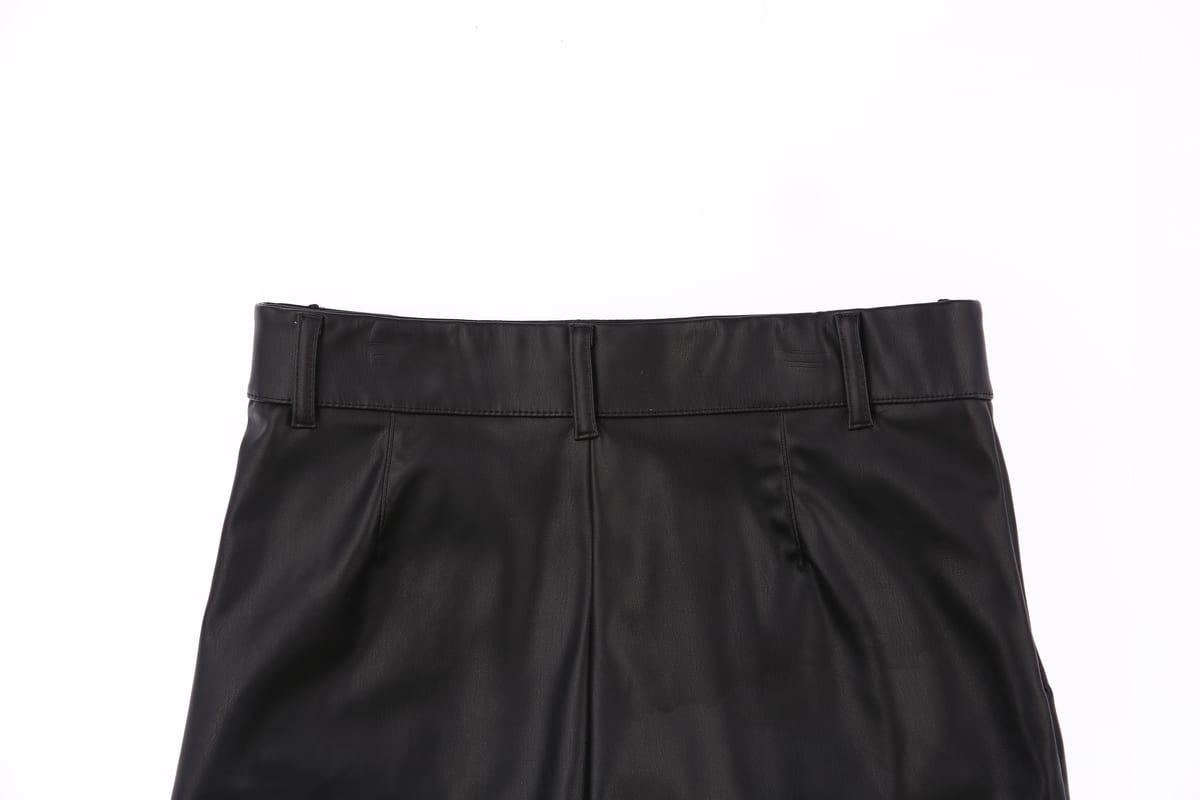 레더 숏 팬츠