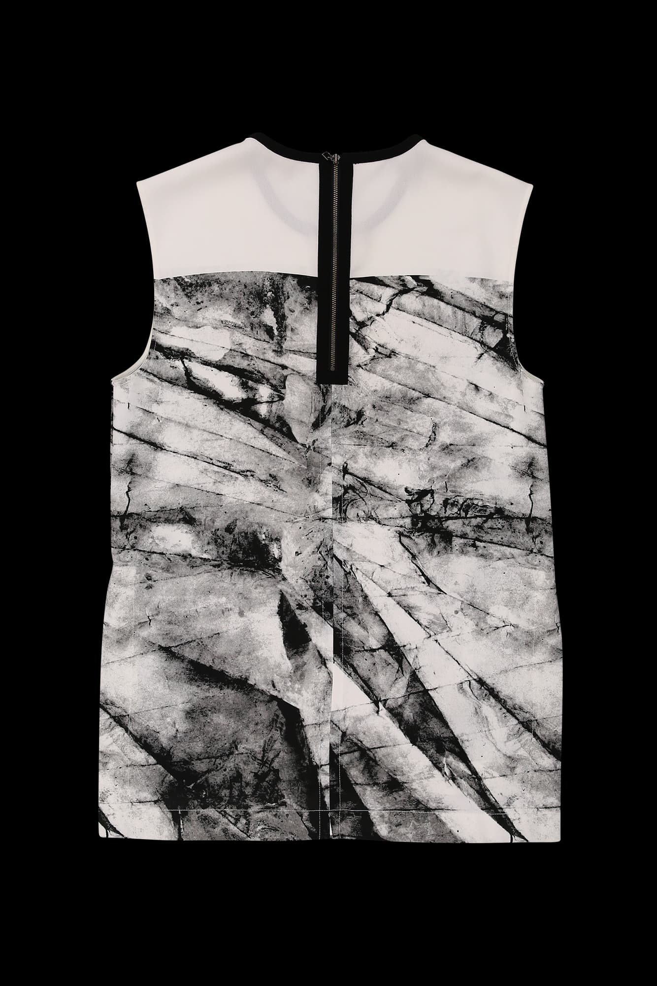 패턴 슬리브리스 블라우스