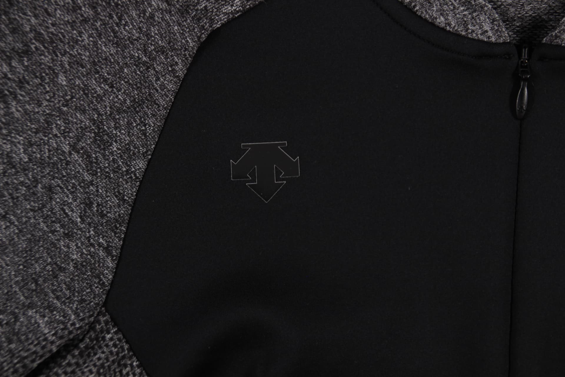 지퍼 긴팔 니트