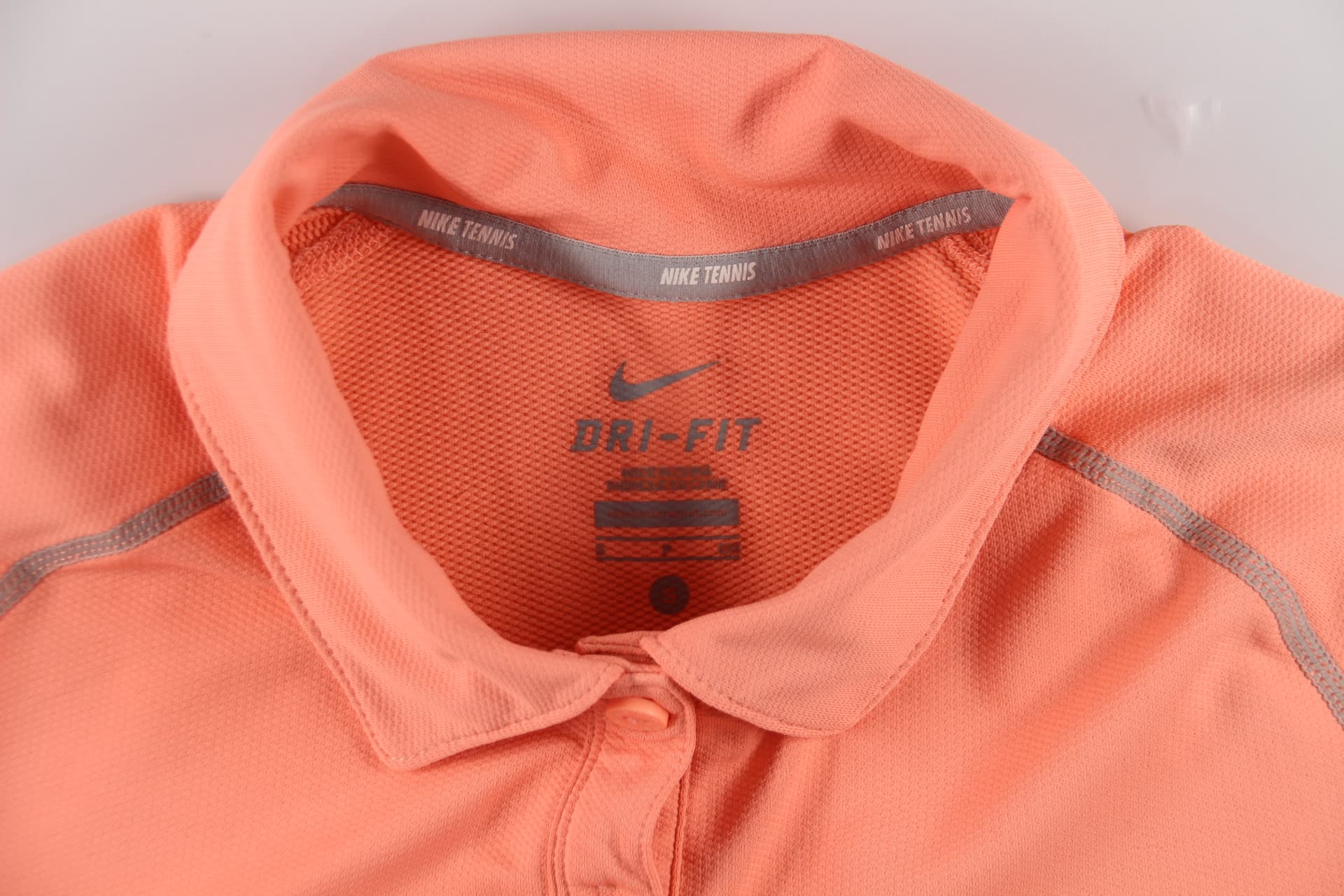 절개 라인 카라 반팔 티셔츠