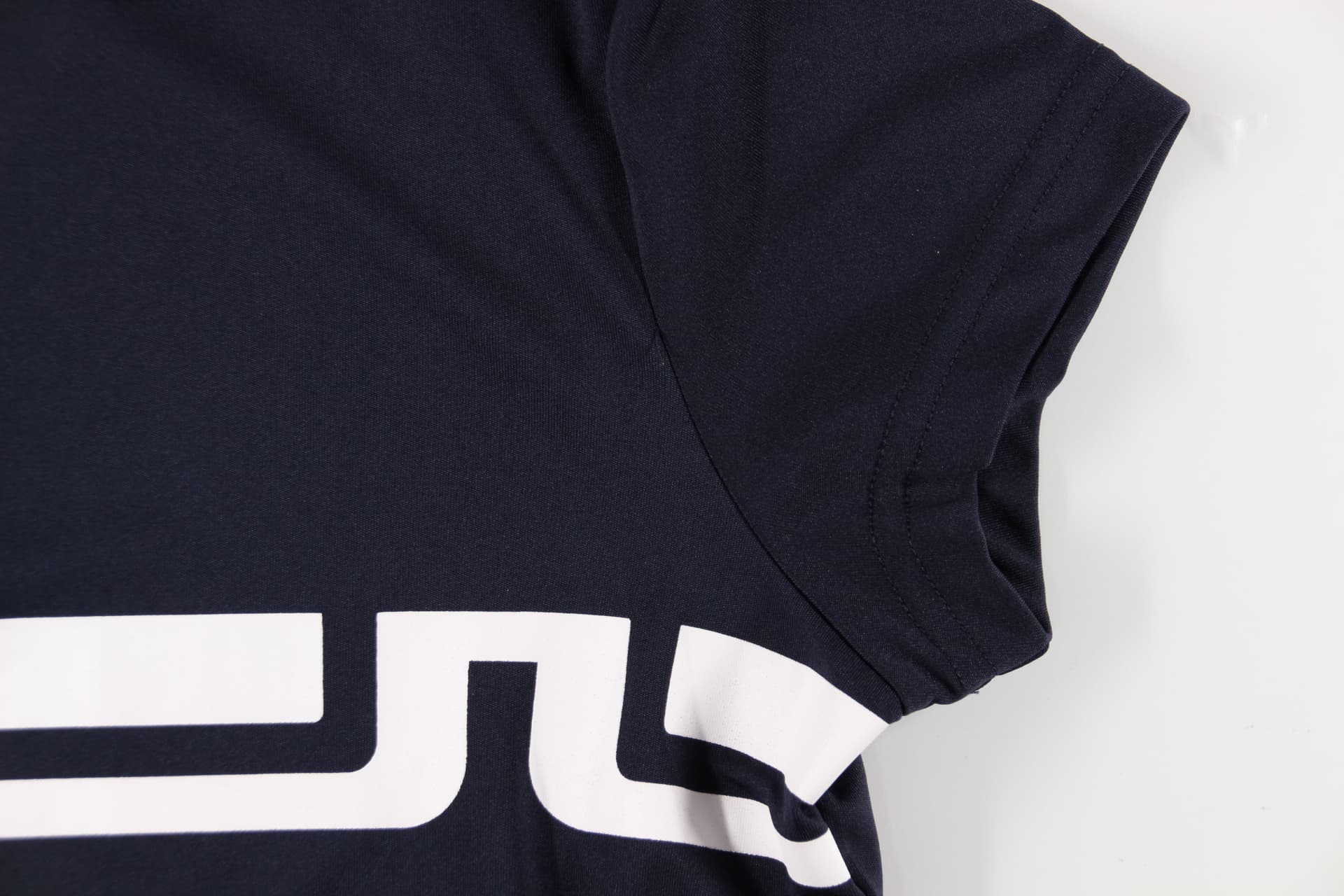 로고 프린팅 카라 반팔 티셔츠