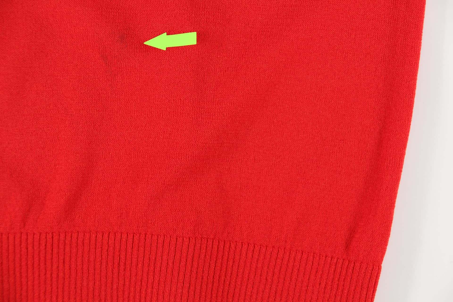 카라 배색 슬리브리스 니트