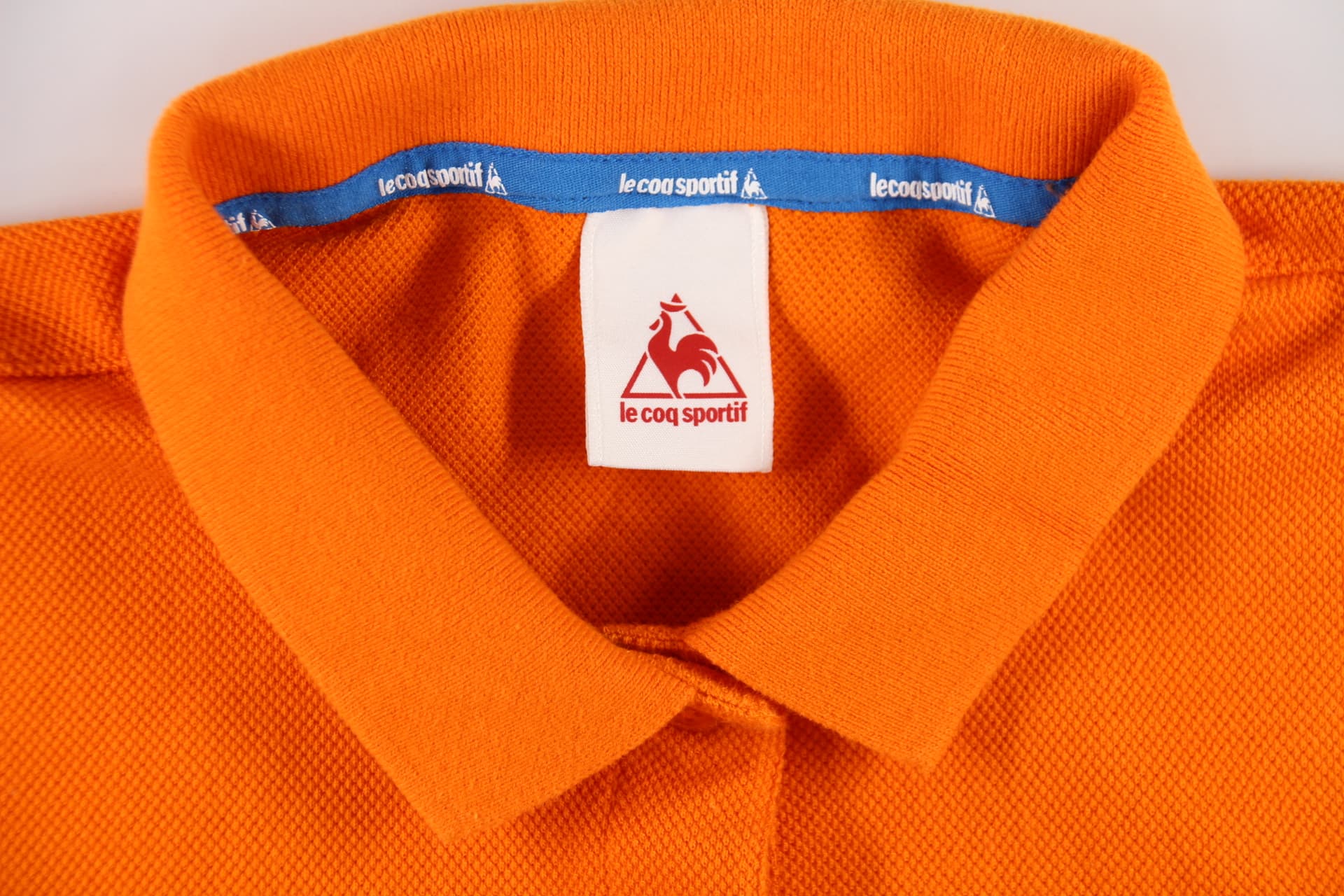 로고 자수 반팔 카라 티셔츠