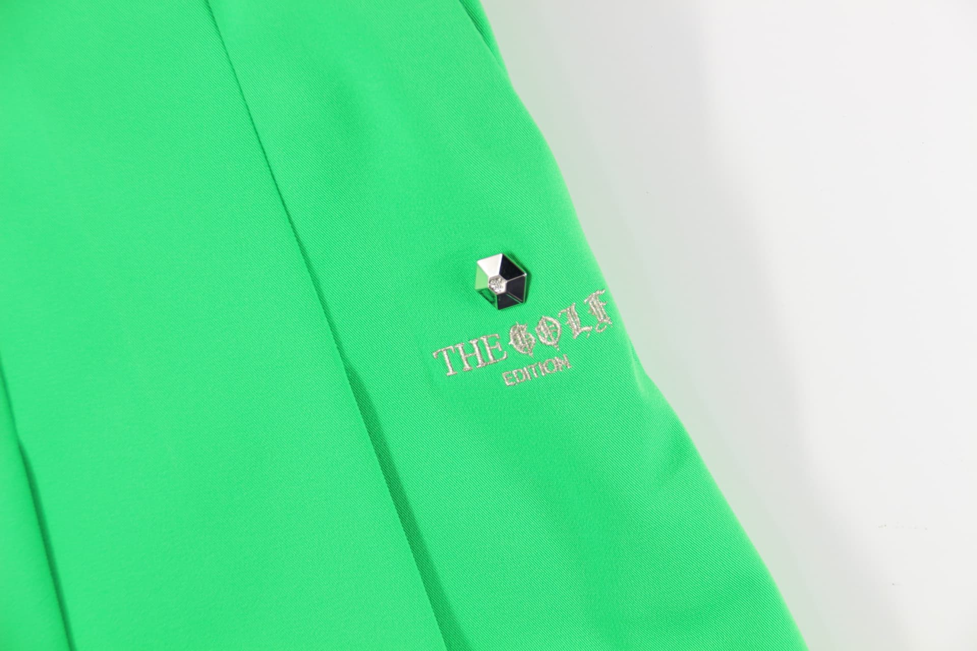 스터드 자수 플리츠 스커트