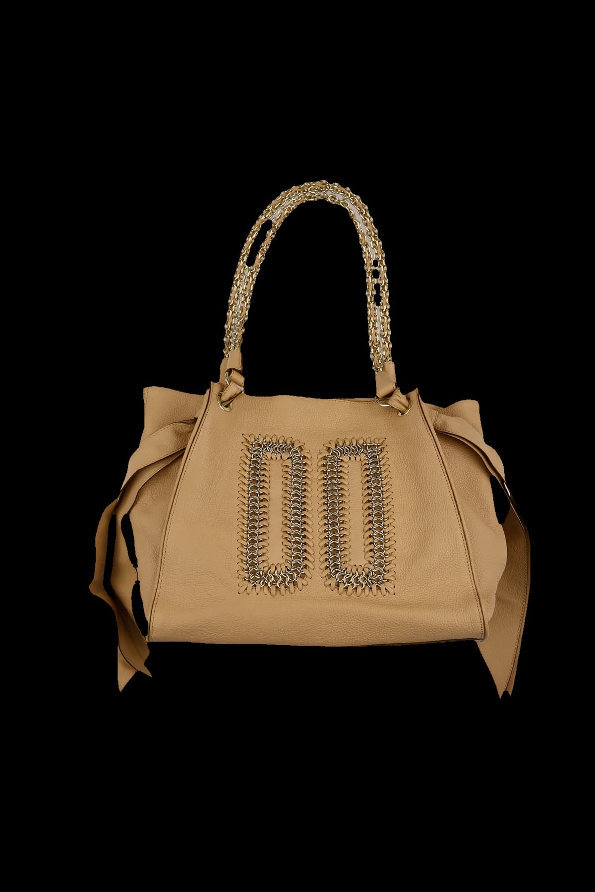 체인 디테일 핸드백