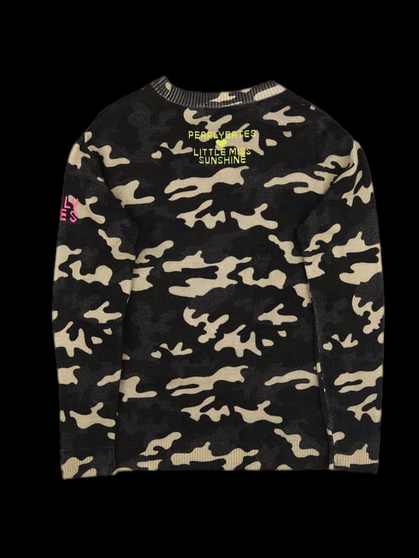 빅로고 패턴 라운드 니트