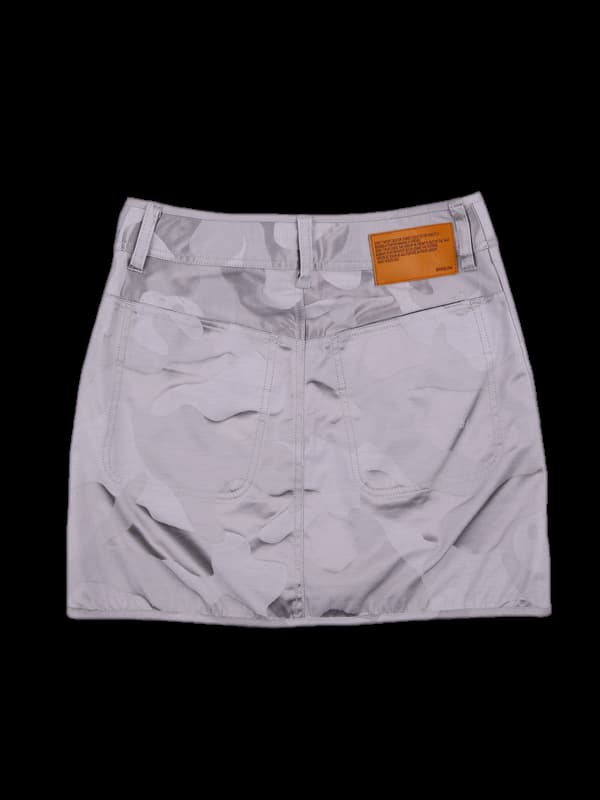 로고 패턴 스커트