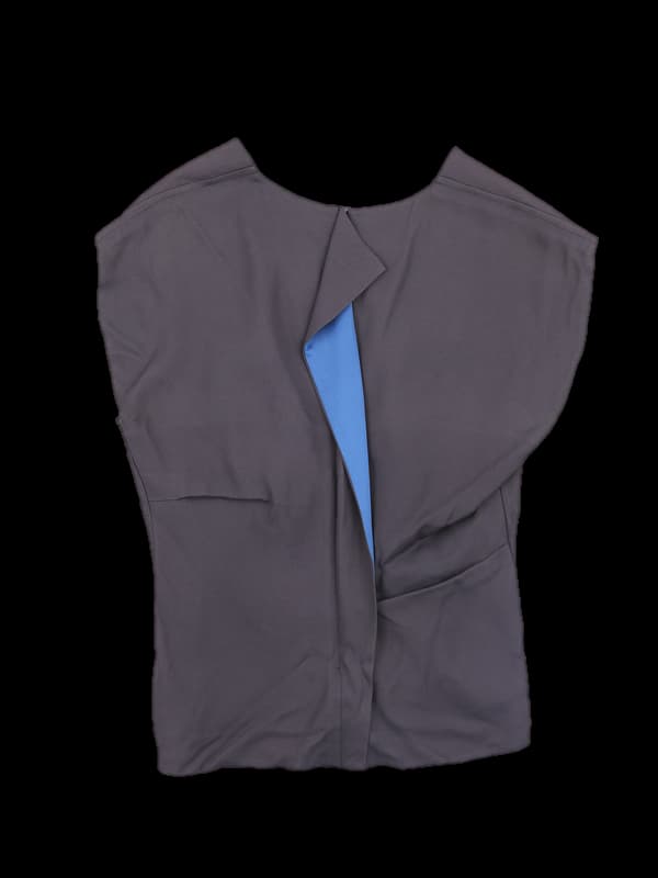 셔링 민소매 블라우스